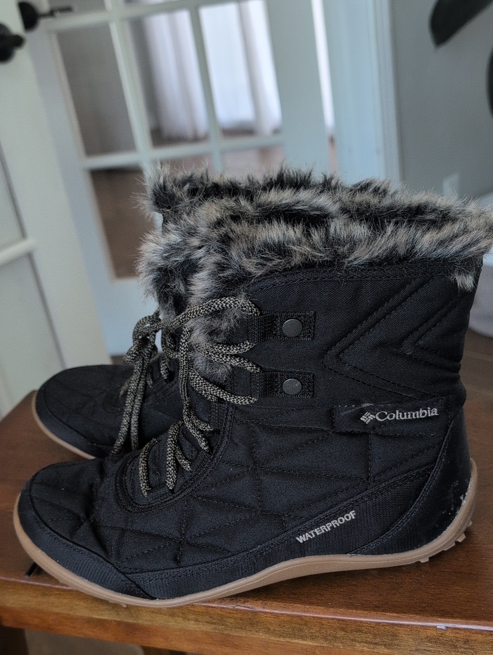 Columbia Minx Shorty Women's Black Waterproof Winter Boots with Faux Fur Trim 9 - Picture 6 of 10